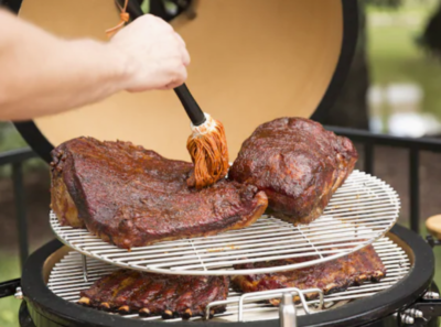 Char-Broil Pitt Boss Kamado grillat kött